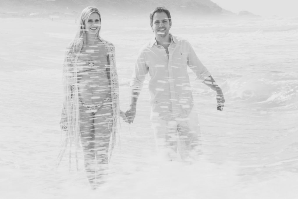 Ensaio de gestante realizado em Grumari pelo fotógrafo de família RJ Edu Nogueira