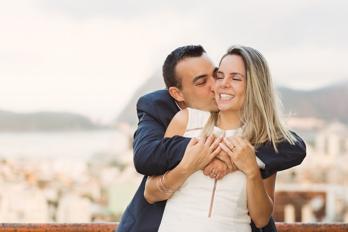 Livia e Marcelo - Casamento Civil no Rio de Janeiro registrado pelo fotógrafo Edu Nogueira. Fotos de casamento e família.